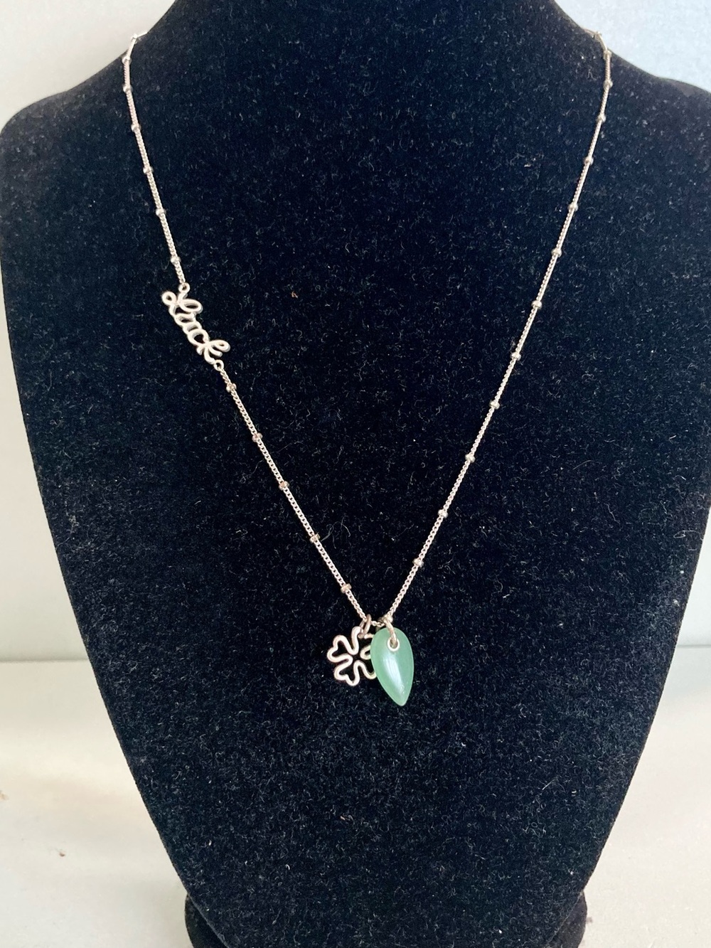 Fossil Silver tone luck Necklace with clover and Green stone Charm